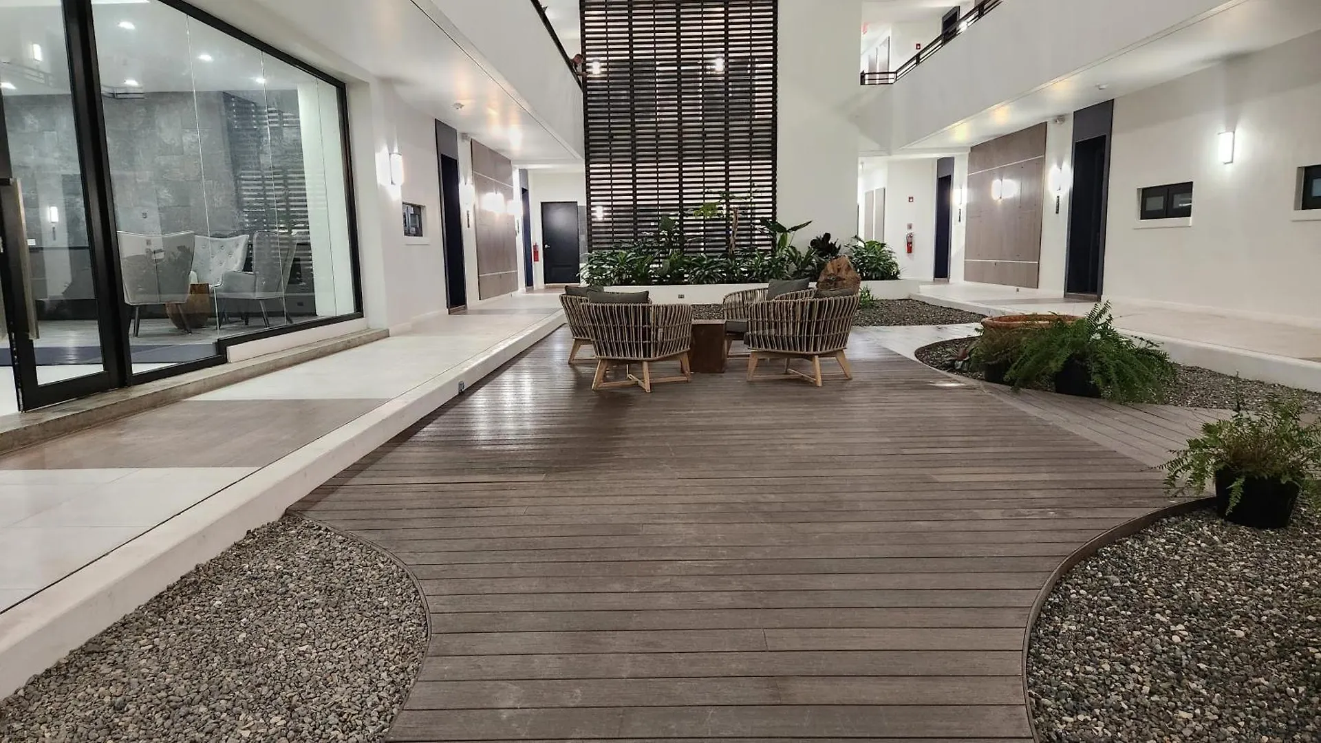 The Executive - Unique Hypermodern Condo كينغستون جامايكا
