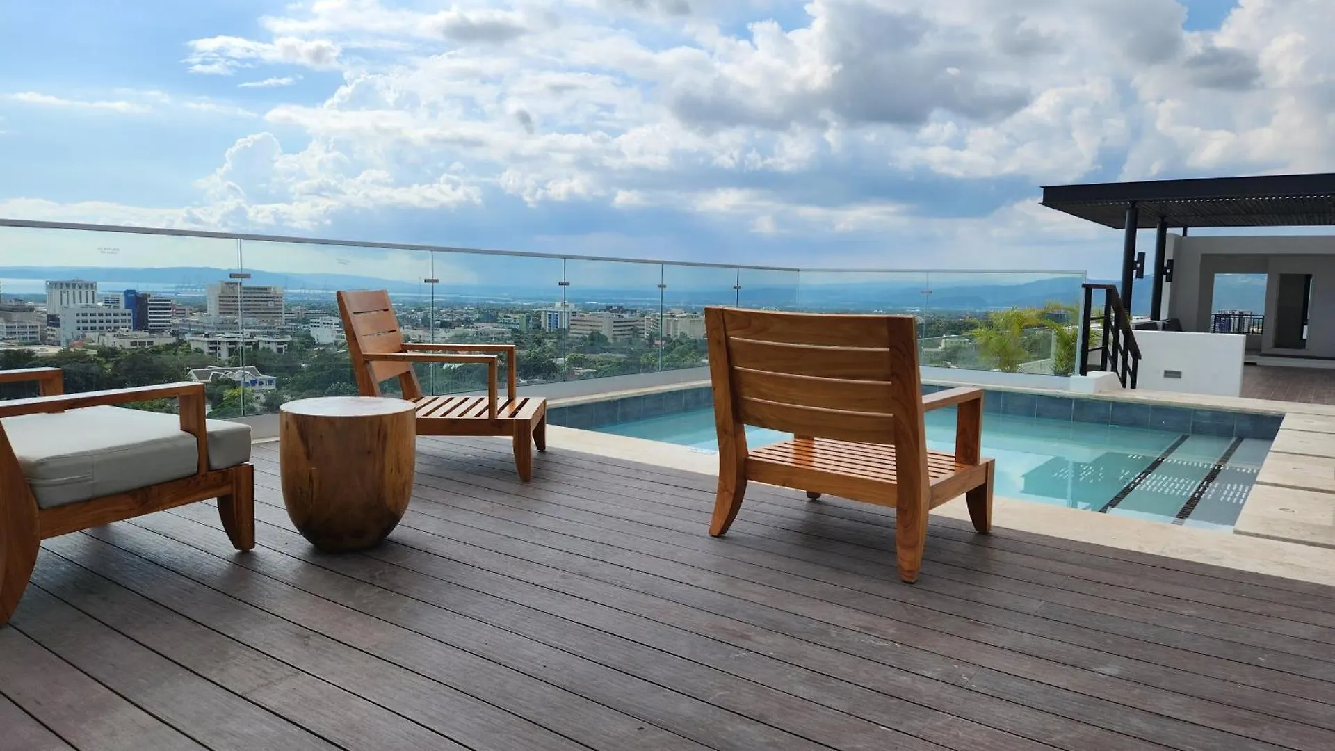 The Executive - Unique Hypermodern Condo كينغستون جامايكا