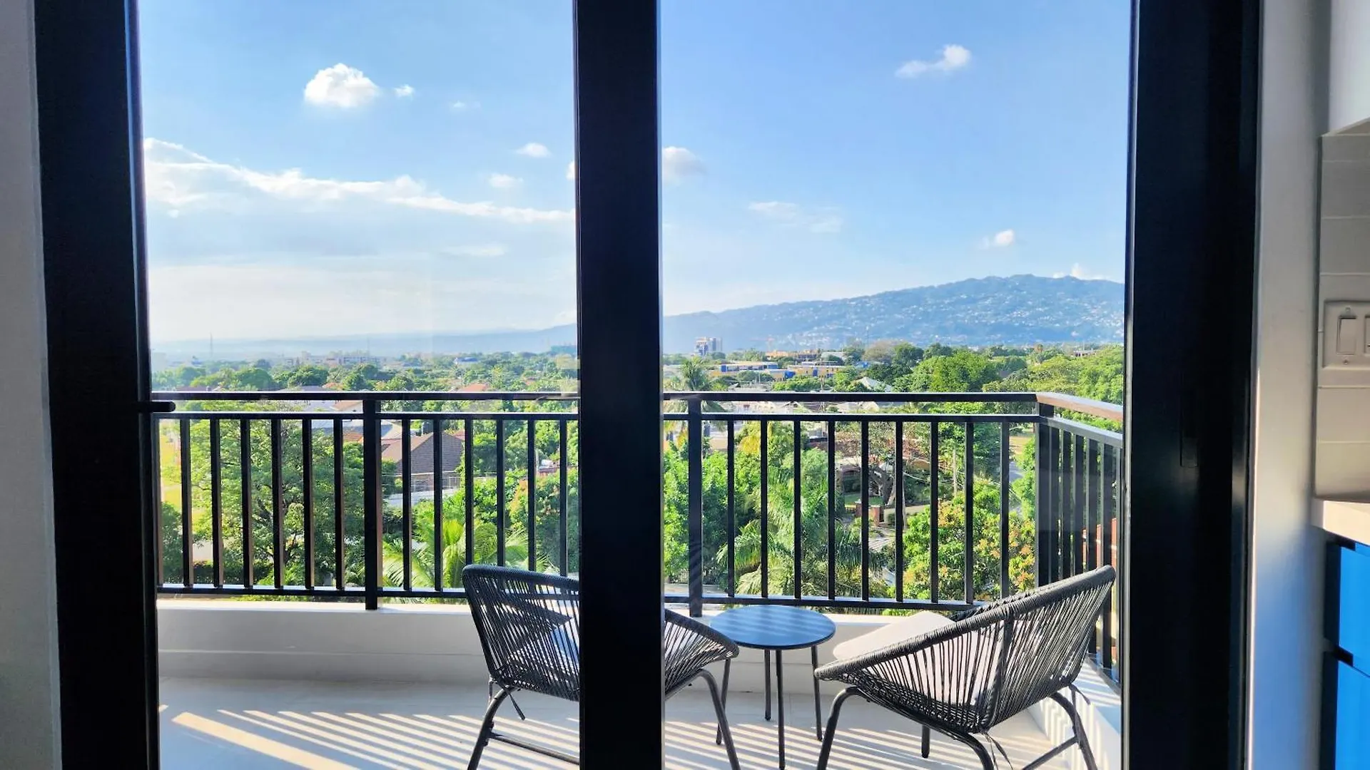 The Executive - Unique Hypermodern Condo كينغستون